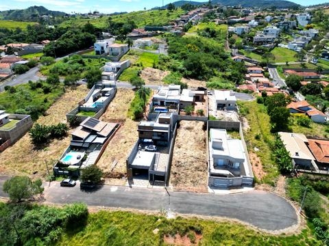 Terreno à venda em Serra Negra, Jd. Parque das Palmeiras, com 360 m²